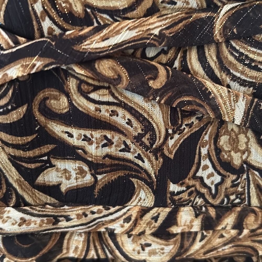 Elegant Brown Paisley Pleated Maxi Dress - Picture 9 of 10